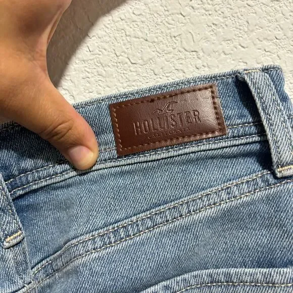 NEW Hollister Ultra High Rise‎ 2" Cut-Off Vintage Short 5  Stretch Ripped Denim - Picture 4 of 8